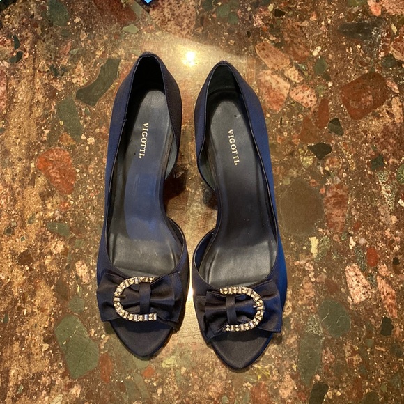 Vigotti Shoes - Beautiful Navy special occasion pumps